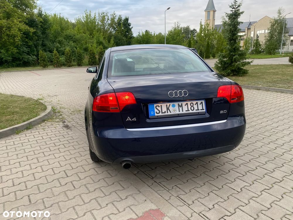 Audi A4 Limousine - 10