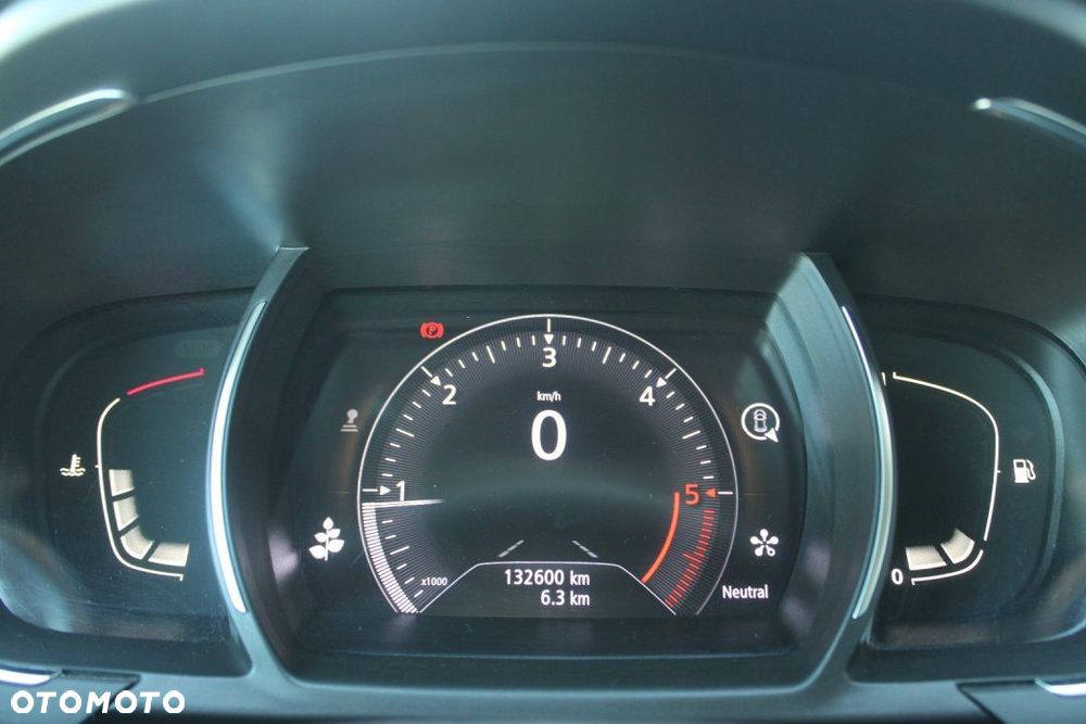 Renault Grand Scenic - 31