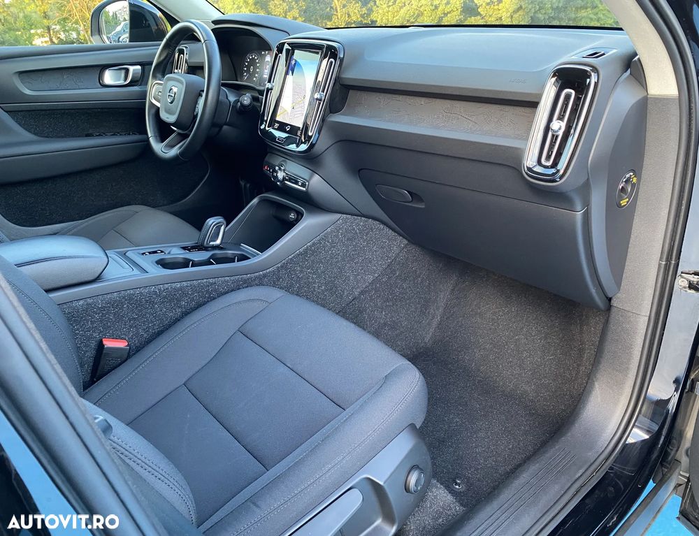 Volvo XC 40 T2 Plus Dark - 20