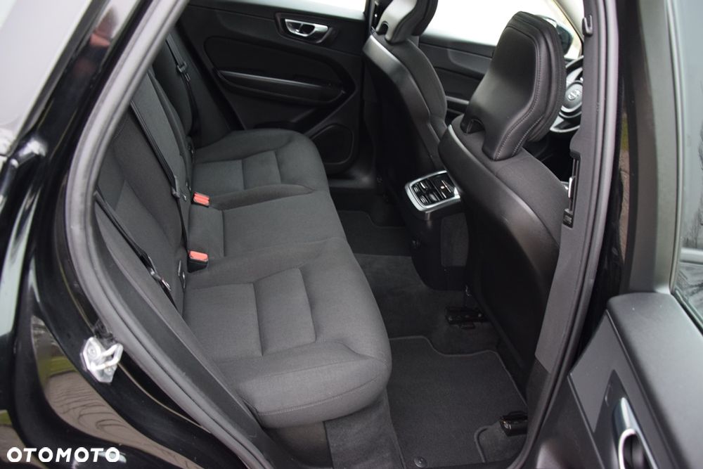 Volvo XC 60 B4 D AWD Geartronic Momentum - 13