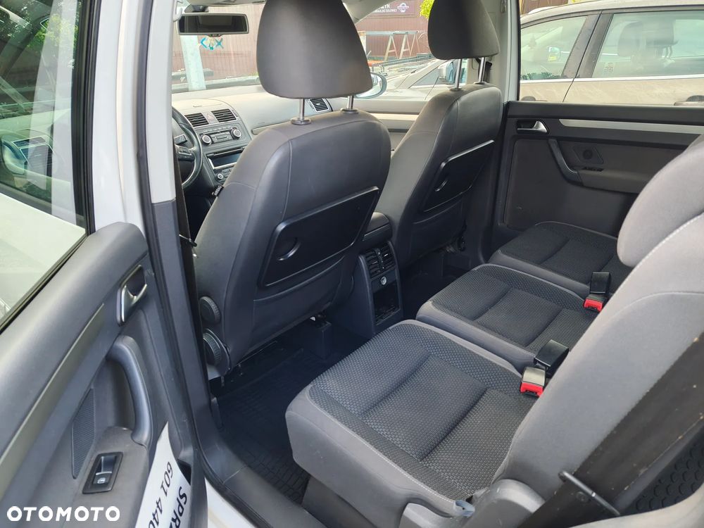 Volkswagen Touran - 5