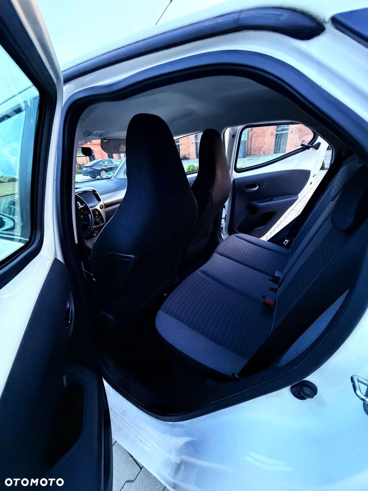 Toyota Aygo x-play - 18