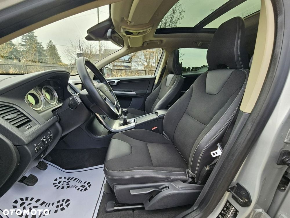 Volvo XC 60 D3 Momentum - 11