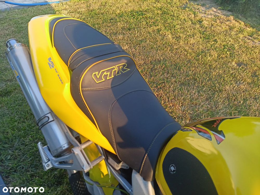 Honda VTR - 9