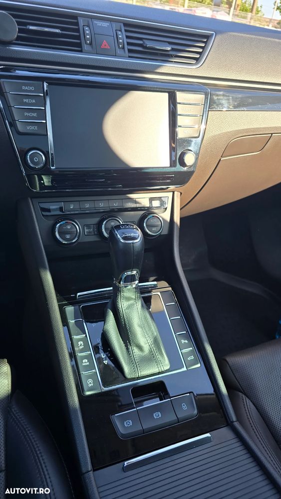 Skoda Superb 2.0 TDI DSG Laurin & Klement - 3