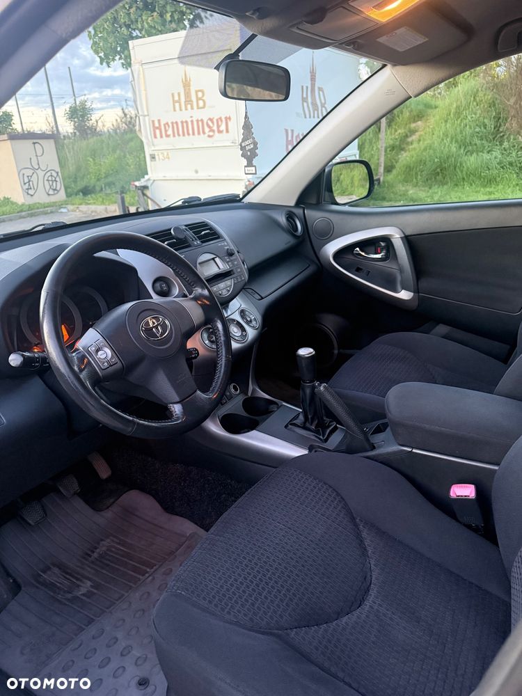 Toyota RAV4 2.0 VVT-i Sol - 12