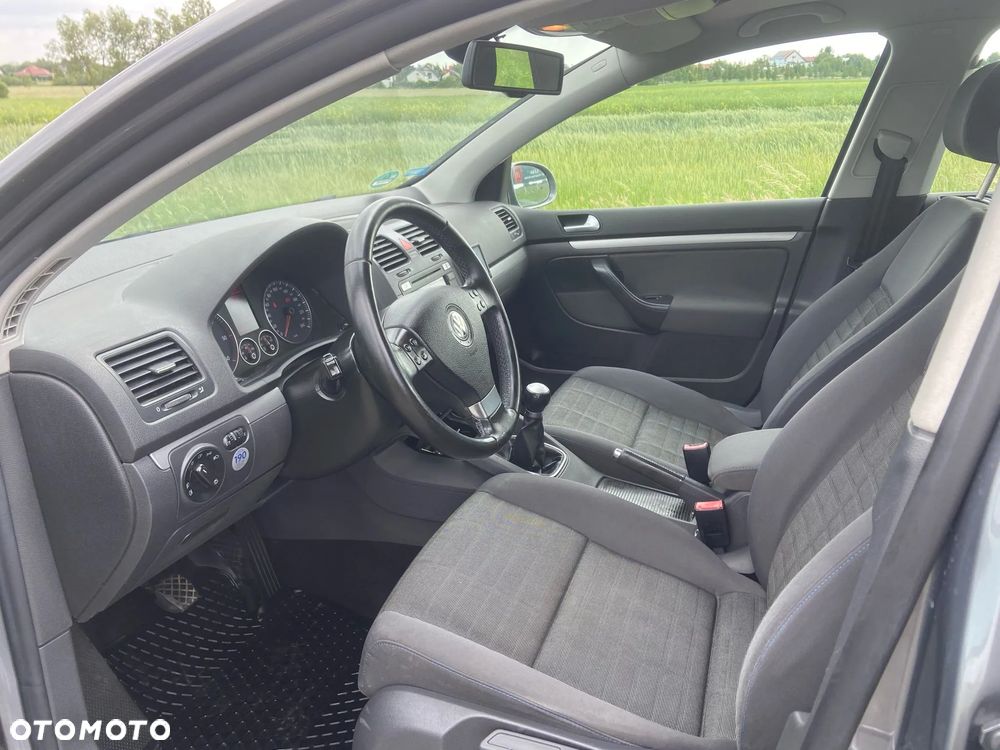 Volkswagen Golf - 14