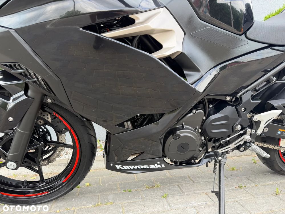 Kawasaki Ninja 400 - 32