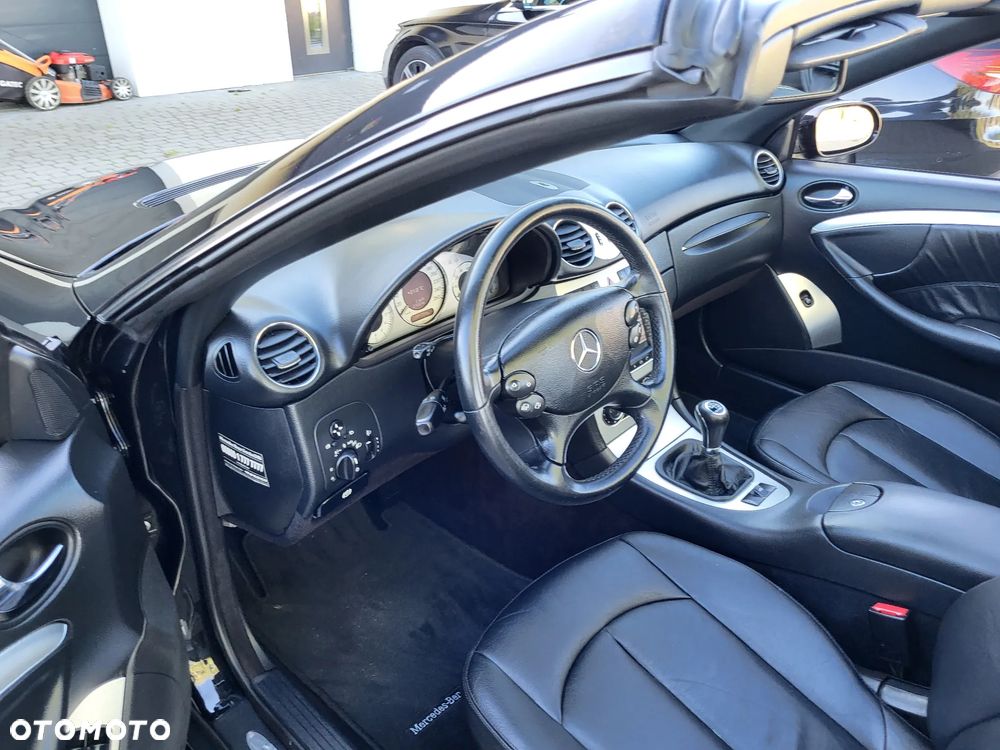 Mercedes-Benz CLK - 22