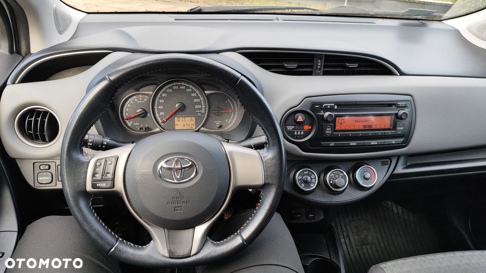 Toyota Yaris 1.0 Active EU6 - 9