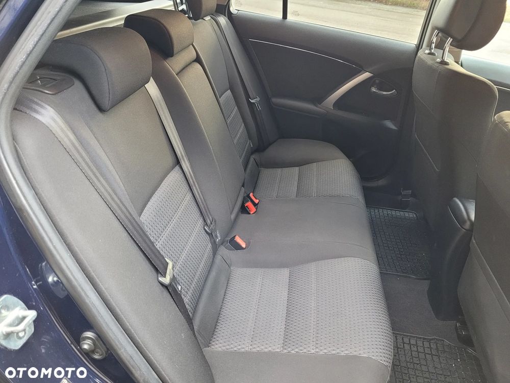 Toyota Avensis 2.0 D-4D Sol - 15