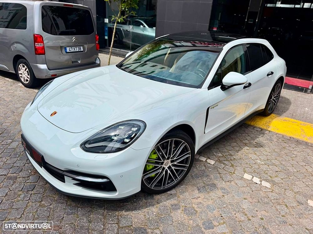 Porsche Panamera Sport Turismo 4 E-Hybrid - 2