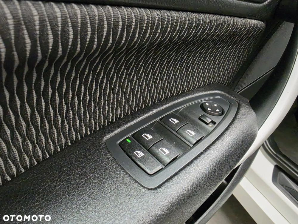 BMW Seria 1 116d DPF - 21