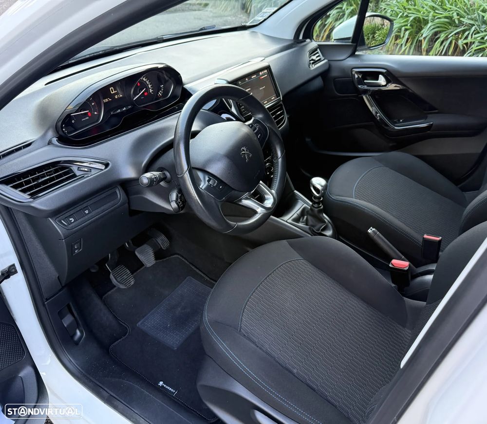 Peugeot 208 1.5 BlueHDi Signature - 30