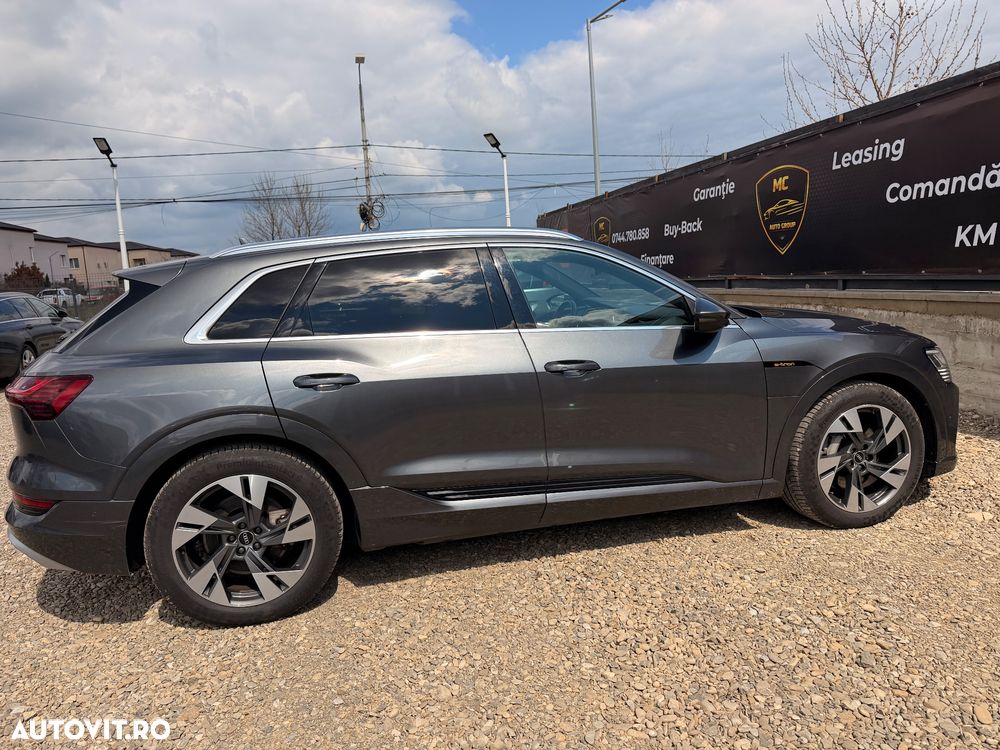 Audi e-tron 50 quattro S line - 32