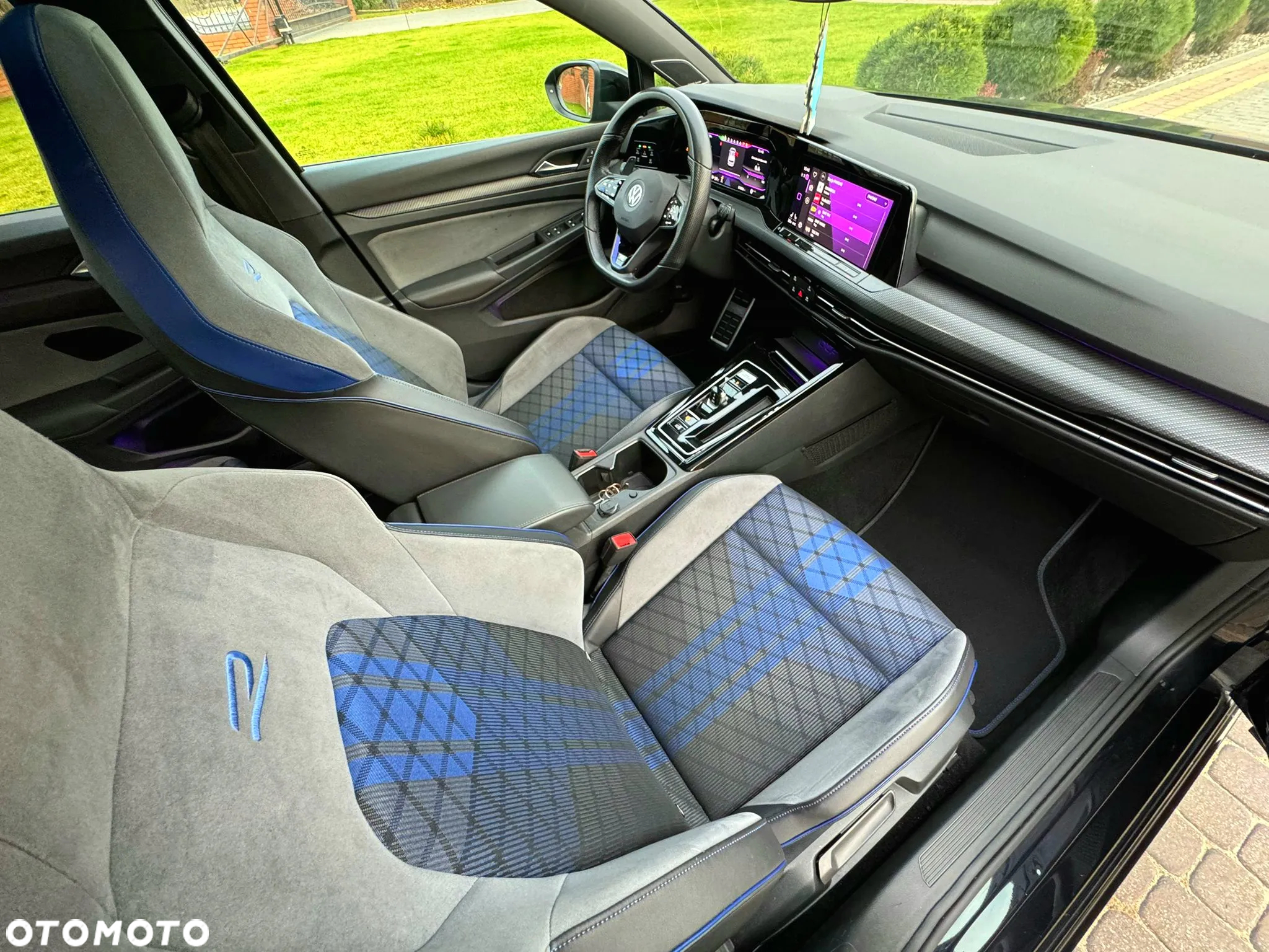 Volkswagen Golf VIII 2.0 TSI 4Motion R DSG - 19