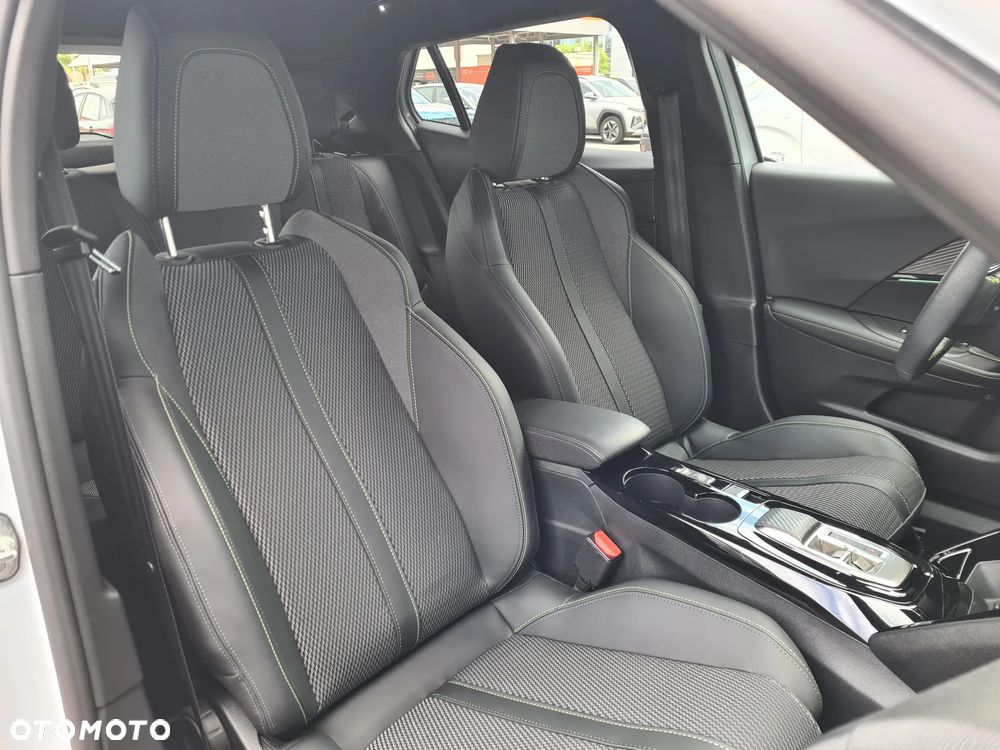 Peugeot 2008 1.2 PureTech GT S&S EAT8 - 26