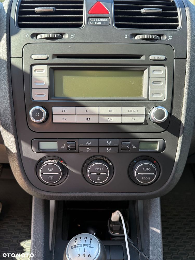 Volkswagen Golf - 11