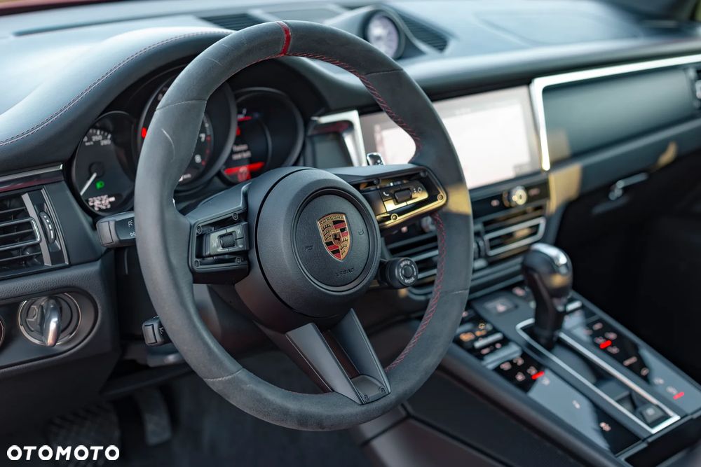 Porsche Macan T - 19