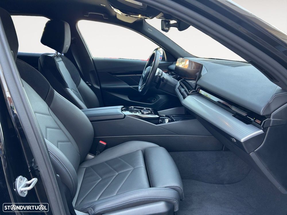 BMW 530 e Pack Desportivo M - 13
