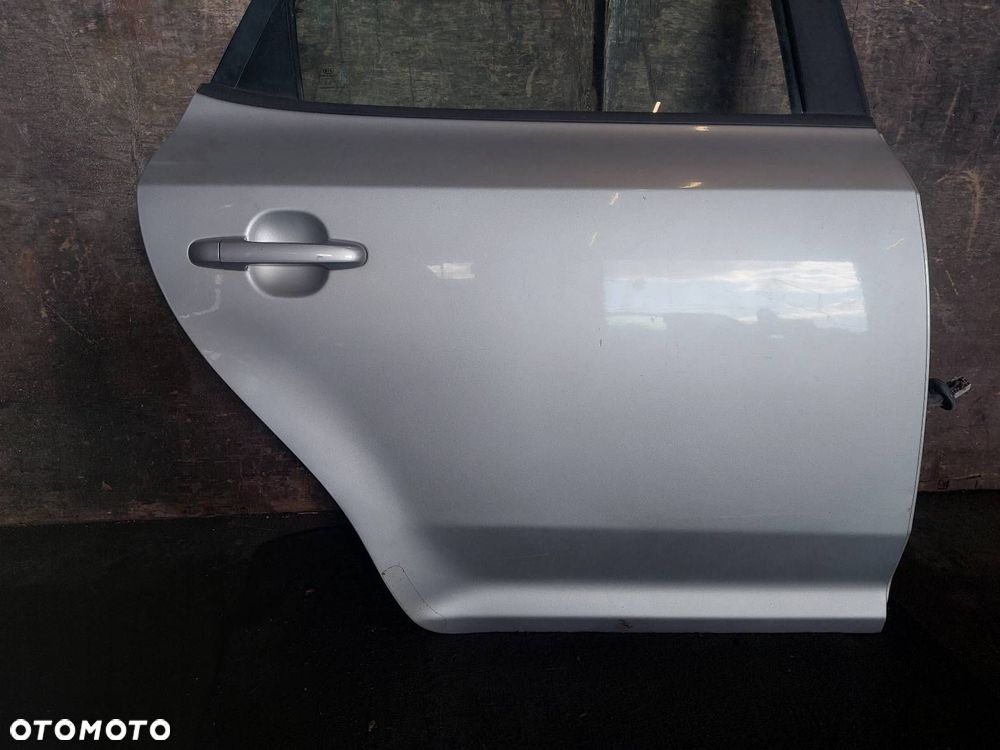 DRZWI KOMPLETNE PRAWY TYŁ KIA CEED I HB 5D 9S - 2