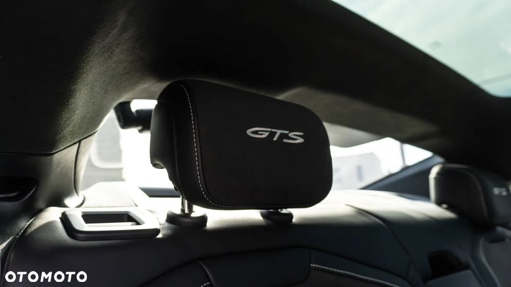 Porsche Taycan GTS - 16