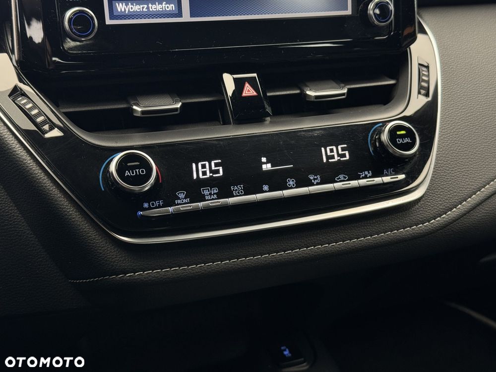 Toyota Corolla 2.0 Hybrid Comfort - 26