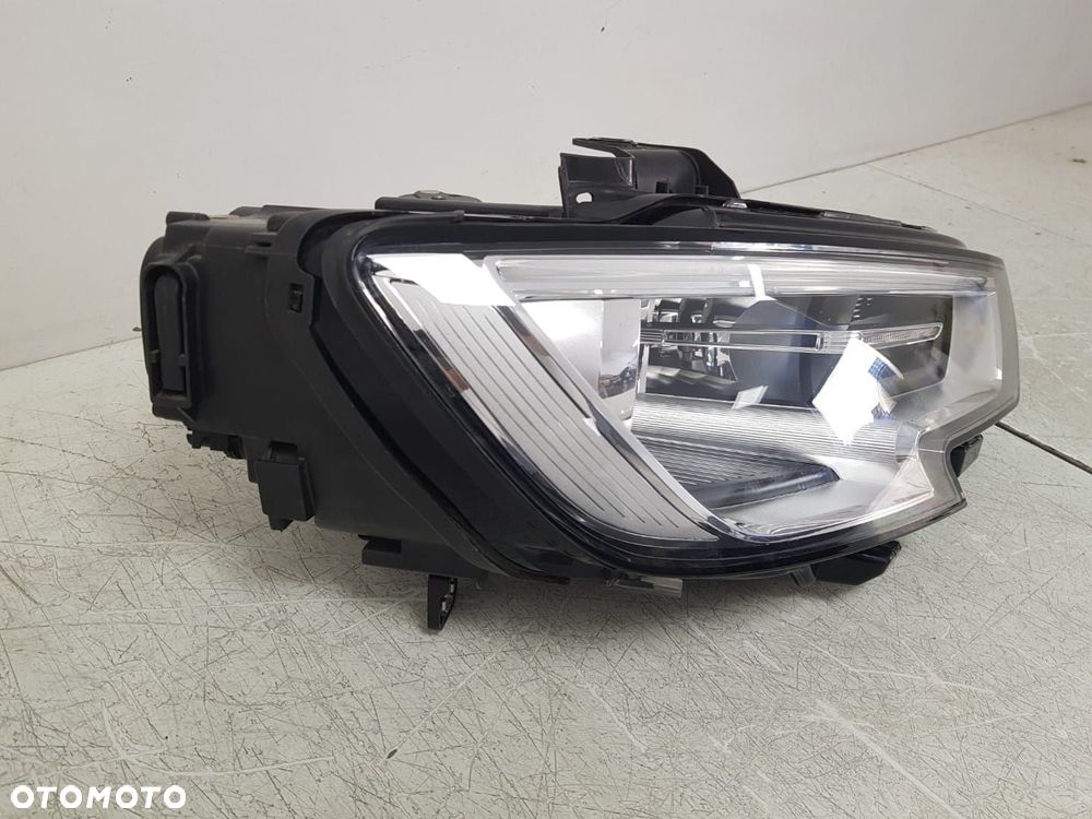 AUDI A3 8V0 LIFT 16-20 LAMPA PRAWA PRZEDNIA XENON + LED 8V0941006E - 4