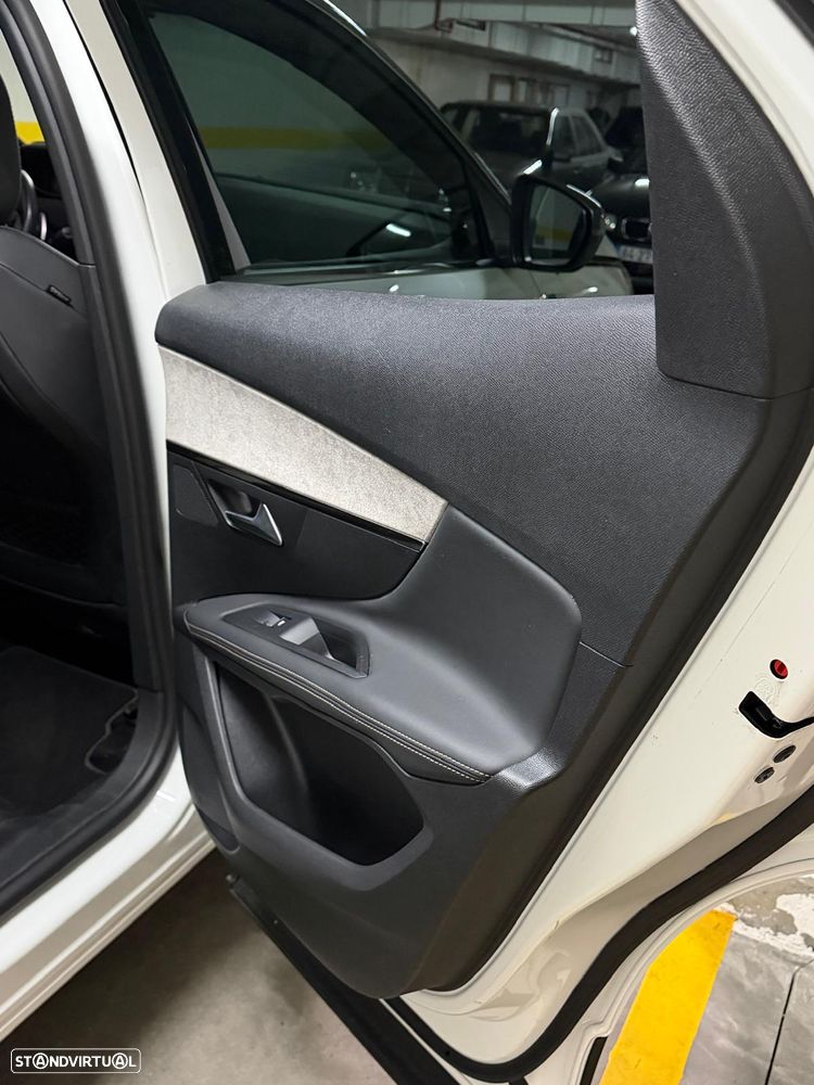 Peugeot 3008 1.6 Hybrid GT e-EAT8 - 13