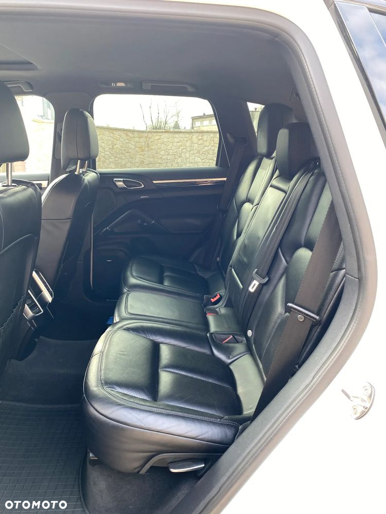 Porsche Cayenne Platinum Edition - 15