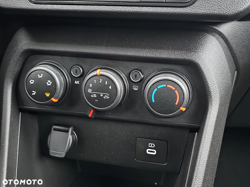 Dacia Jogger 1.0 TCe Expression 7os - 27