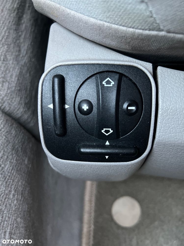 Mercedes-Benz Klasa E 320 4-Matic Elegance - 14