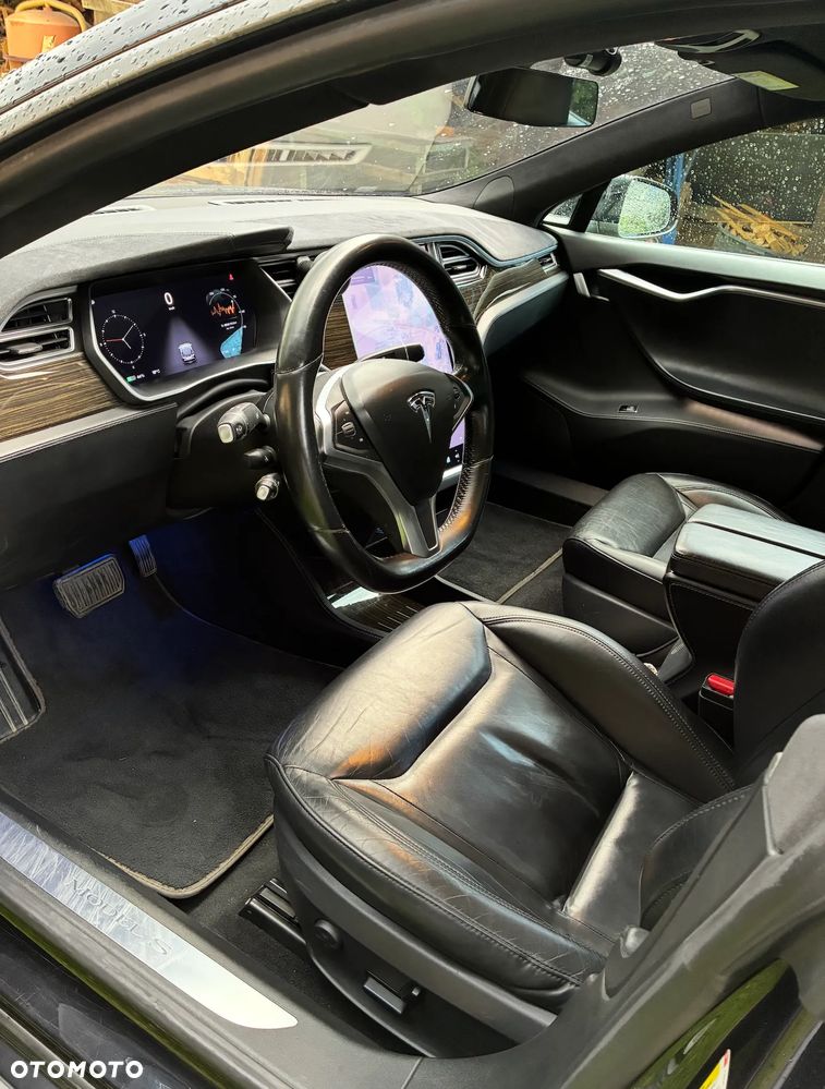 Tesla Model S 85 D - 20
