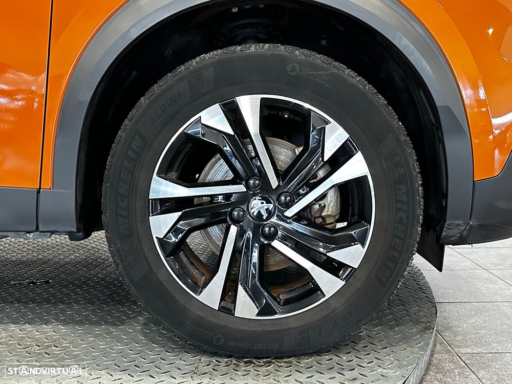 Peugeot e-2008 Allure - 3