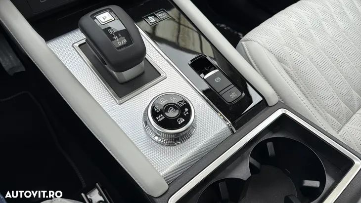 Mitsubishi Outlander 2.4 4WD Plug-In Hybrid Top - 15