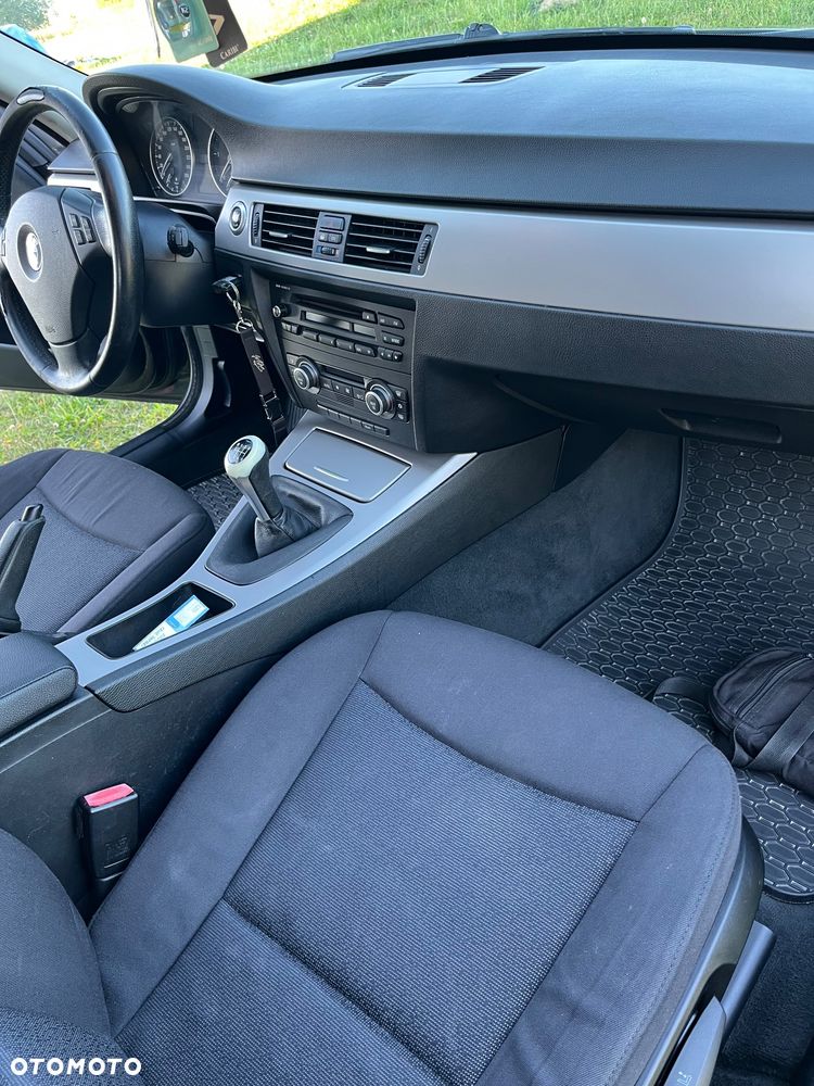 BMW Seria 3 320d - 10