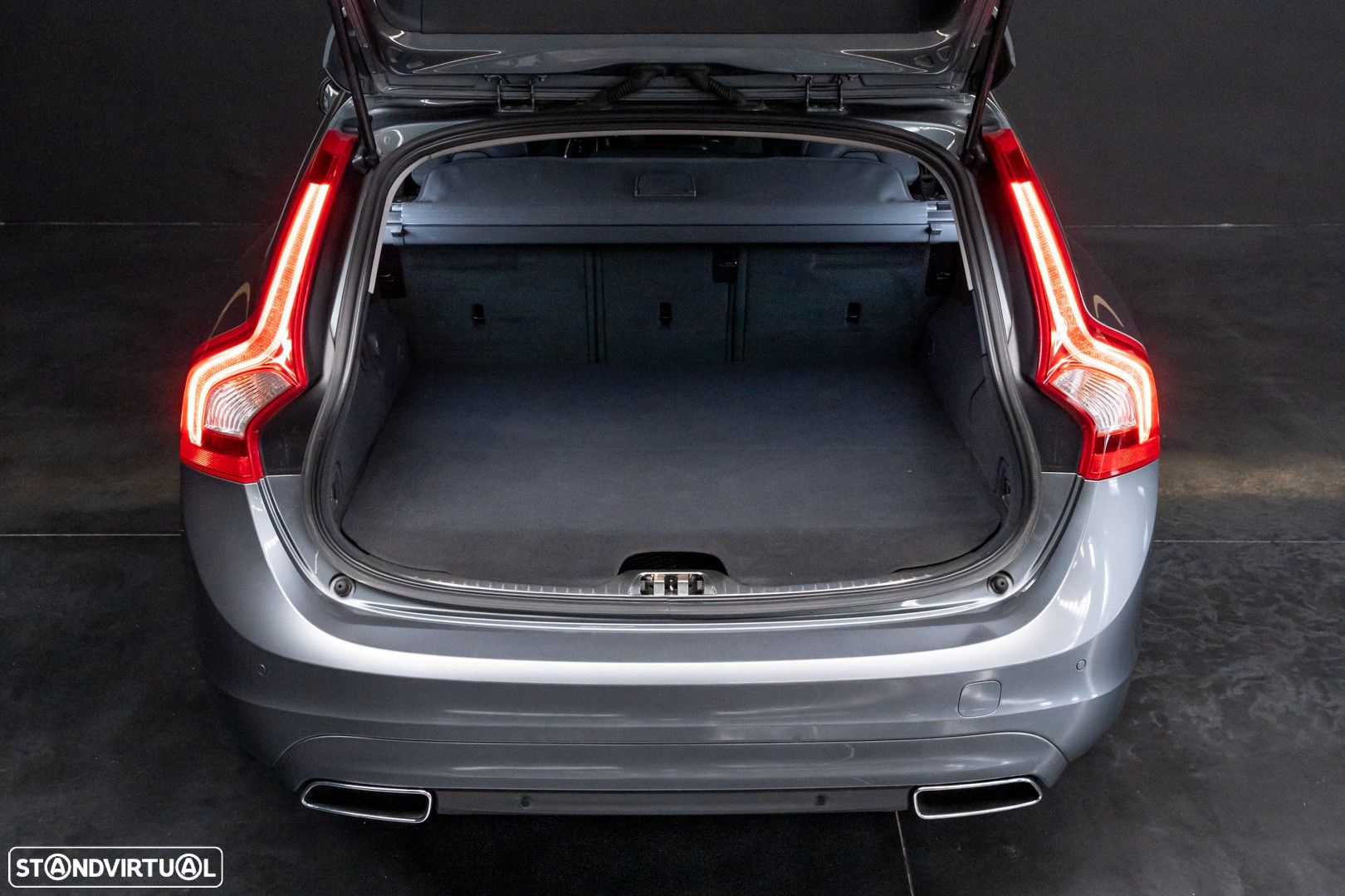 Volvo V60 2.4 D6 Momentum AWD Phev - 30