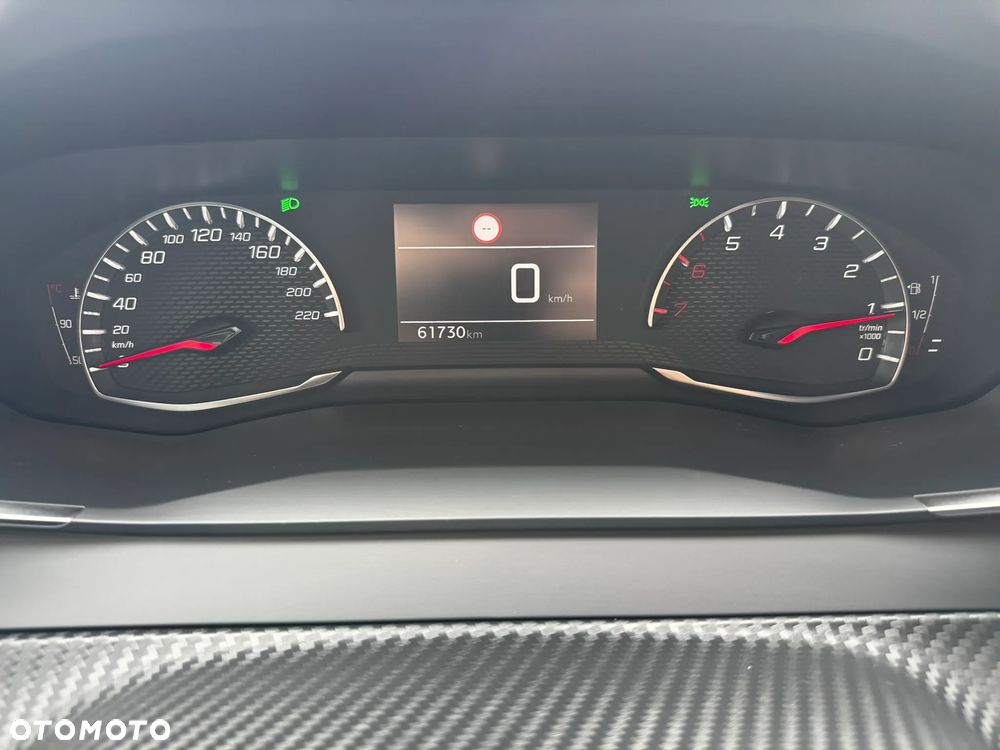 Peugeot 208 PureTech 100 Allure - 23