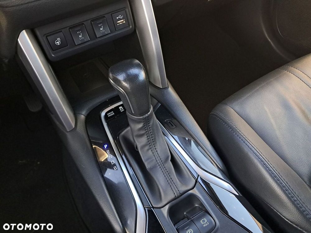 Toyota Corolla Cross 2.0 Hybrid Premiere Edition AWD - 17