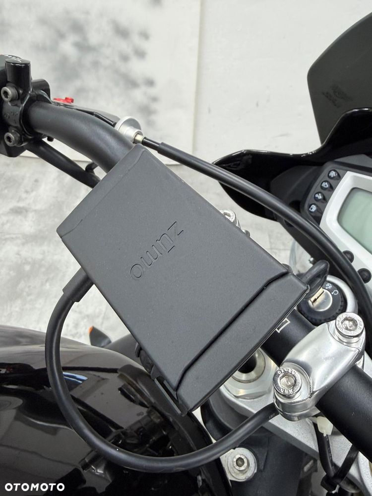 Triumph Street Triple - 11