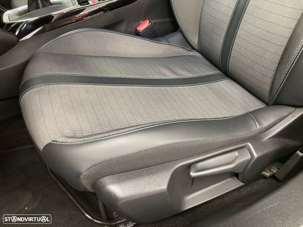 Peugeot 2008 1.2 PureTech Active Pack - 20