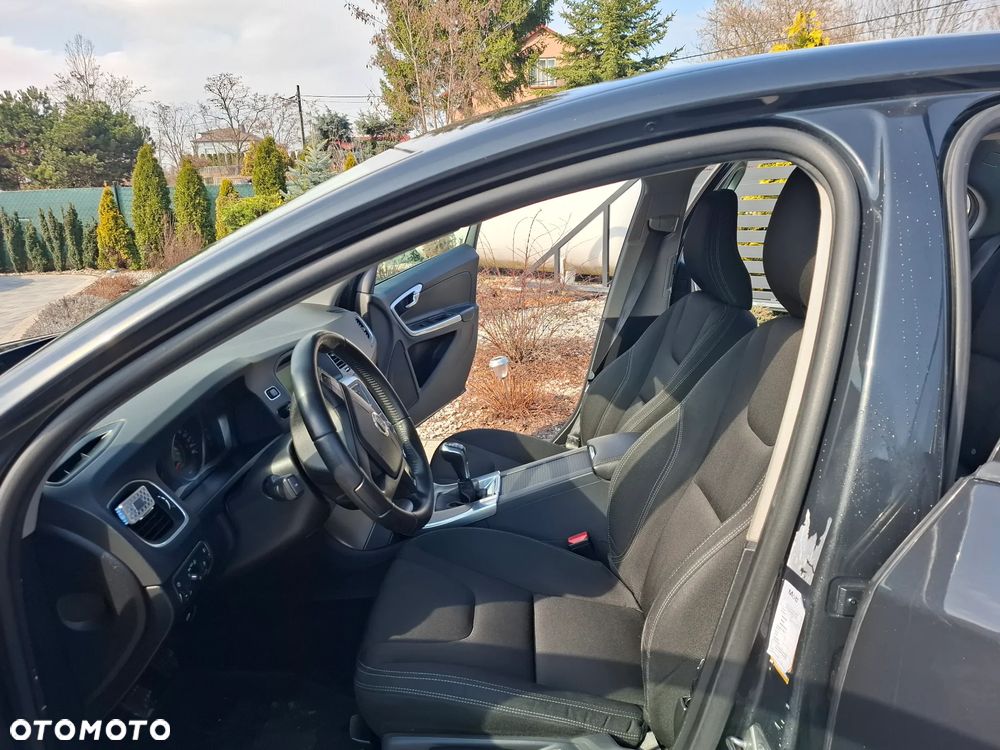 Volvo S60 D2 Momentum - 19