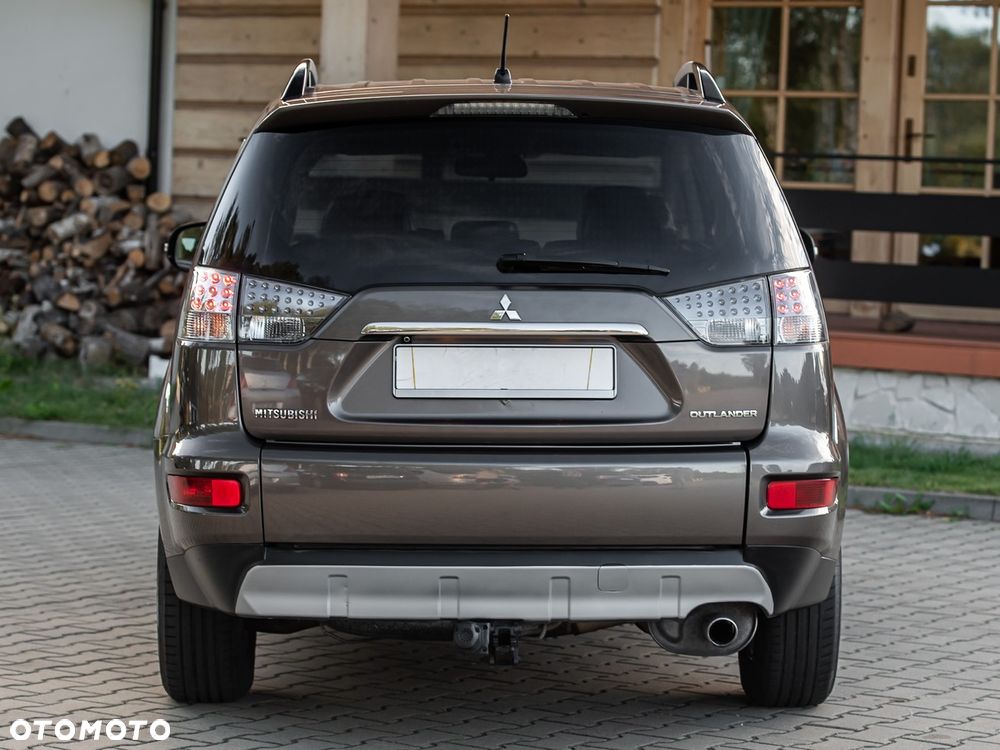 Mitsubishi Outlander - 11