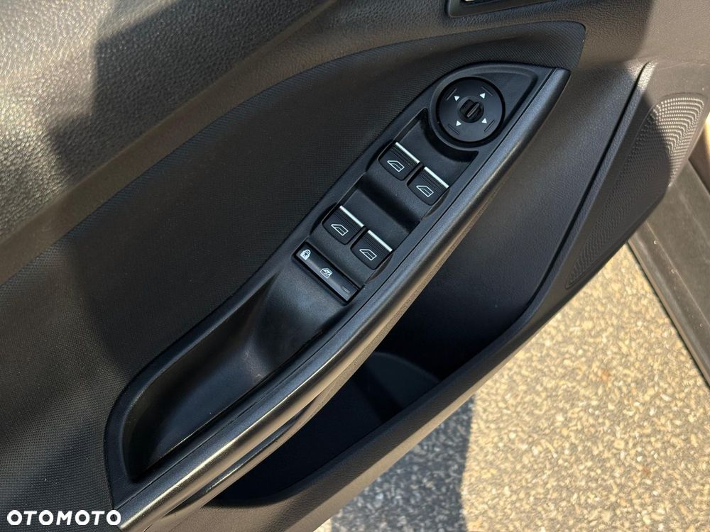 Ford Focus 1.0 EcoBoost STart-Stopp-System TITANIUM - 14