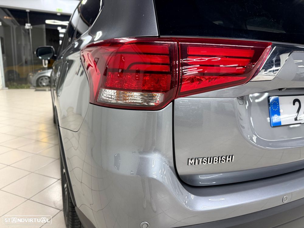 Mitsubishi Outlander 2.2 DI-D Instyle Navi - 9