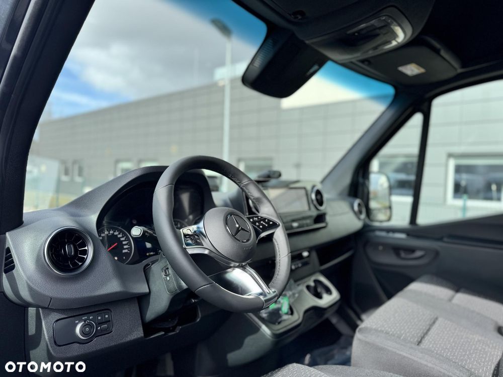 Mercedes-Benz Sprinter - 10