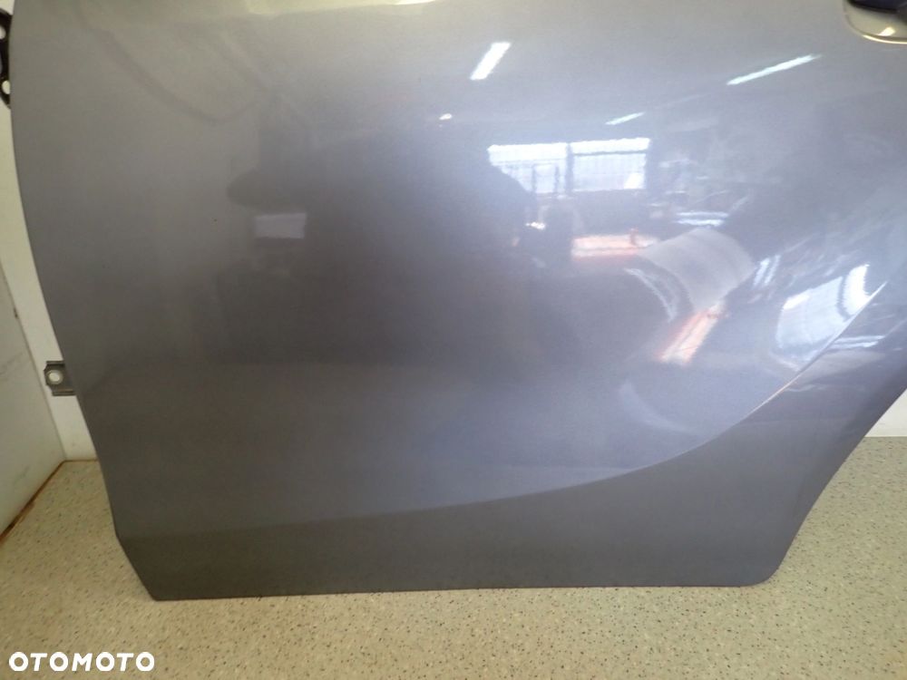 TOYOTA VERSO 09-13 DRZWI TYLNE LEWE 8T4 - 6