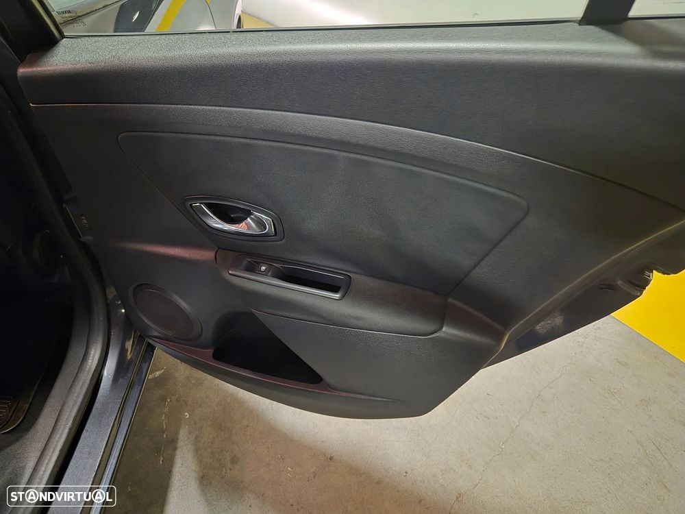 Renault Mégane Sport Tourer ENERGY dCi 110 Start & Stopp Paris Business - 35