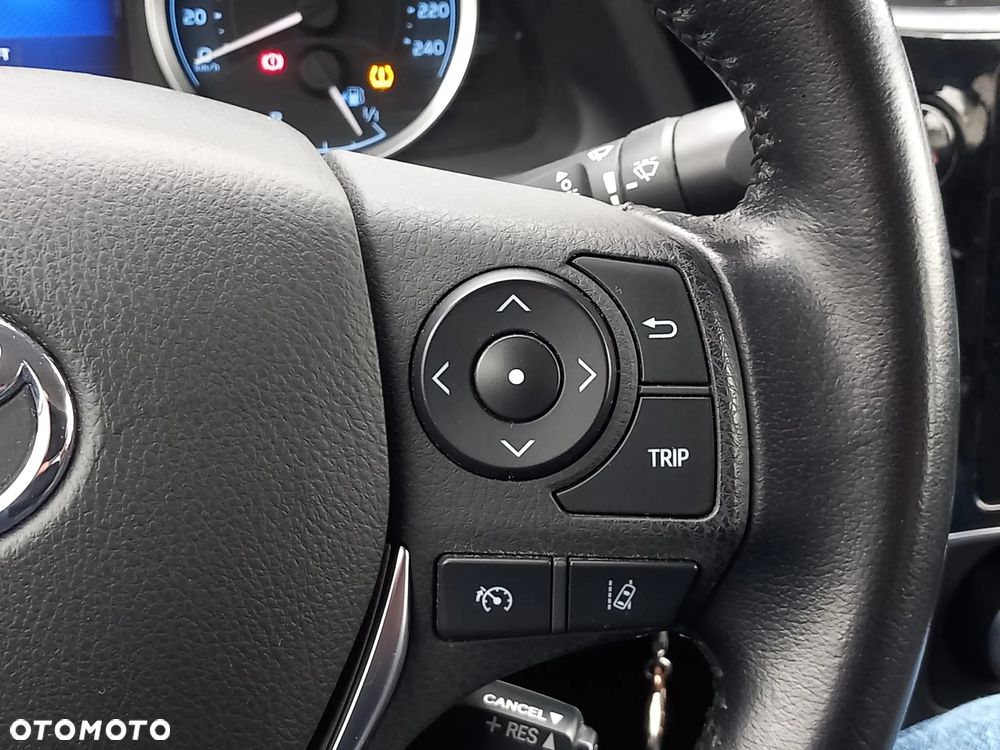 Toyota Corolla 1.6 Classic Plus - 19