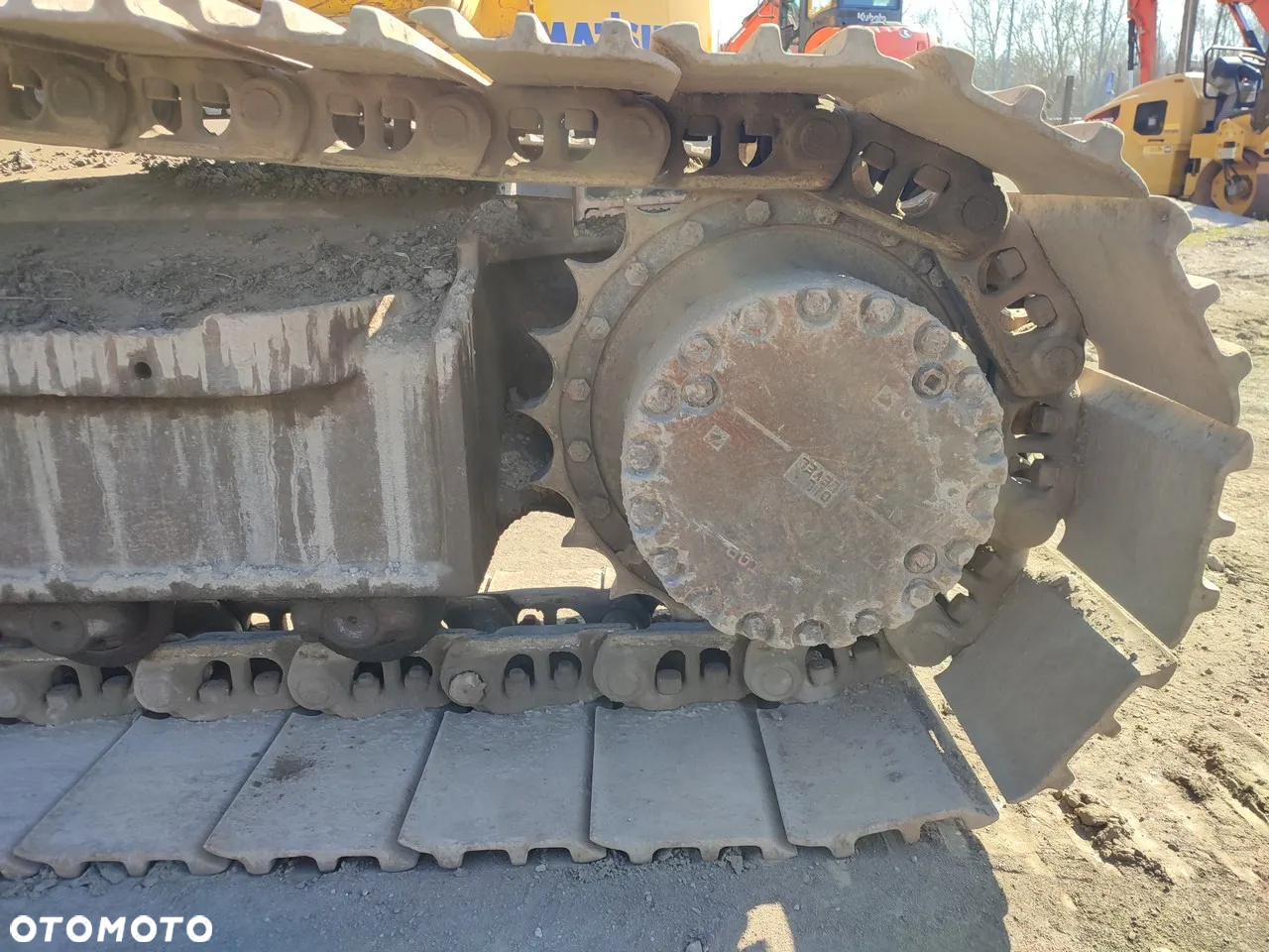 Komatsu PC 210 LC-8 - 13